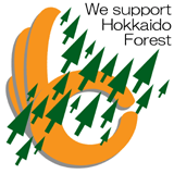 オレンジ色は手の「goodサイン」と、企業(Corporation)協働(collaboration)の頭文字「Ｃ」を。上向きの樹木にかたどられた「北海道マーク」は、企業の森づくりを通じて森林の多様な機能を向上させていきたい、という思いを表わしています。